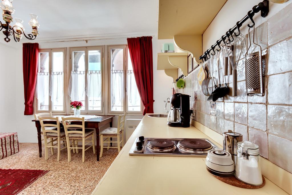 Ca' Badoer Frari Apartment Venice Exterior photo